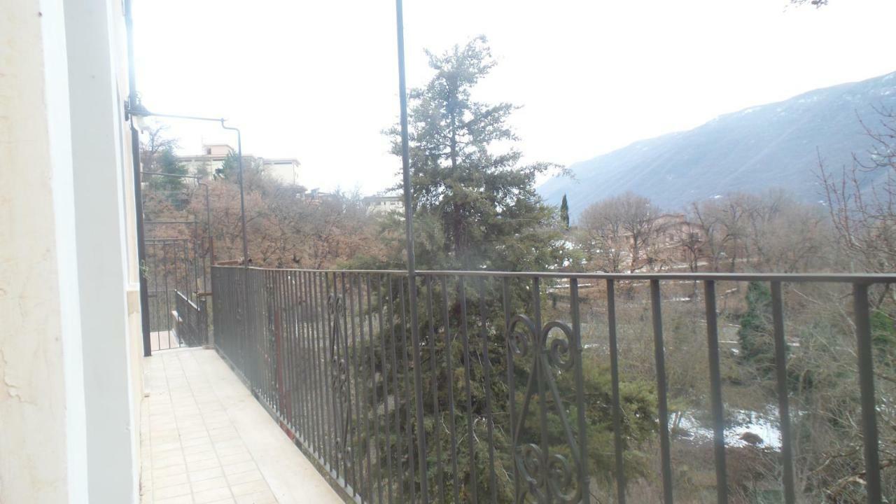 Casa Furore Fontecchio Esterno foto